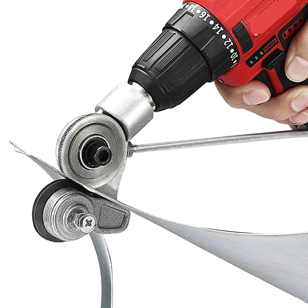 Adaptor pentru taiat tabla, cu role pentru bormasina