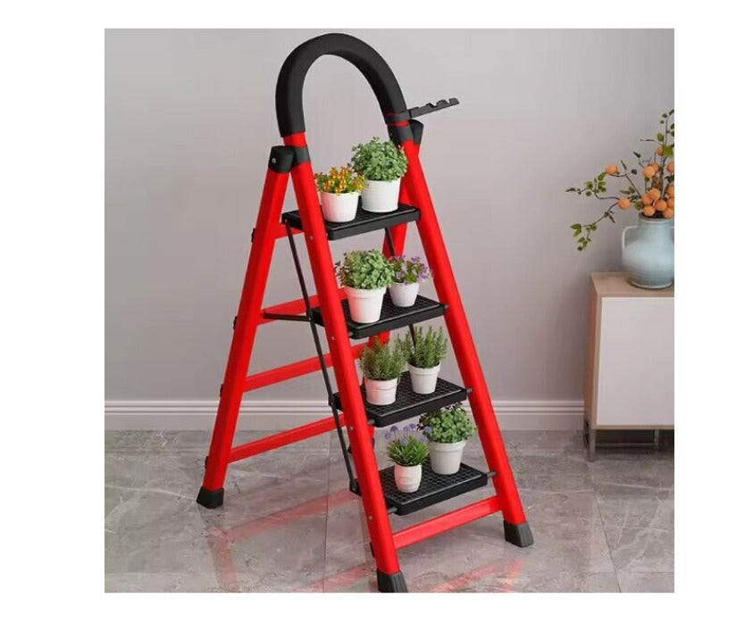 Scară pliabilă, 4 treptte, pentru uz casnic AT PERFORMANCE – Stabilitate, Siguranță și Confort în Orice Activitate