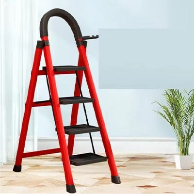 Scară pliabilă, 4 treptte, pentru uz casnic AT PERFORMANCE – Stabilitate, Siguranță și Confort în Orice Activitate